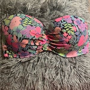 Victoria’s Secret bikini top 34D